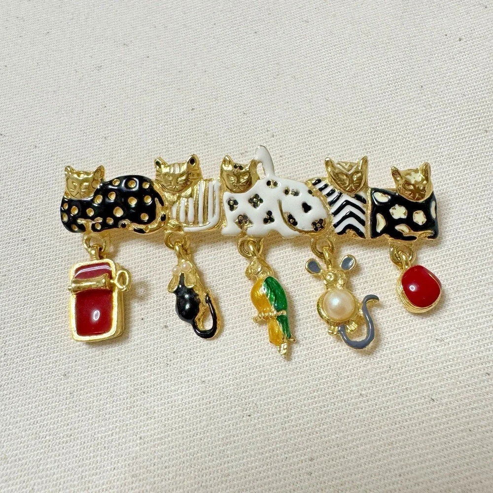 Apel Cat Brooch Womens Gold Black Enamel Pin Novelty Gift Collecting